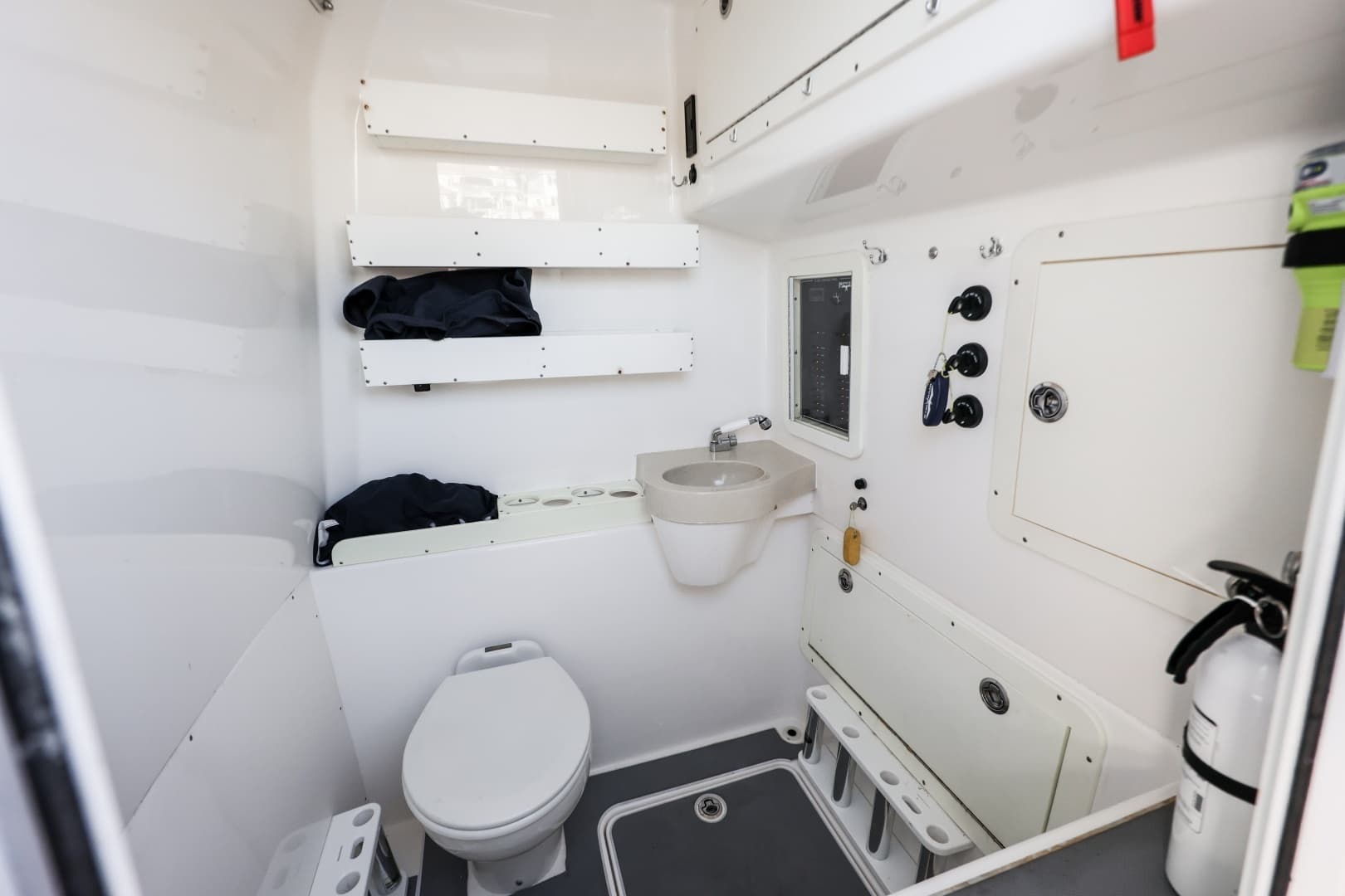 2016 Invincible 39 Open Fisherman - Image 17