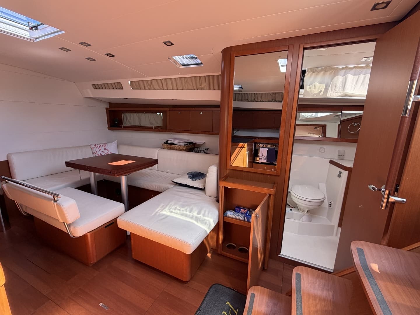 2016 Beneteau 48 - Image 27