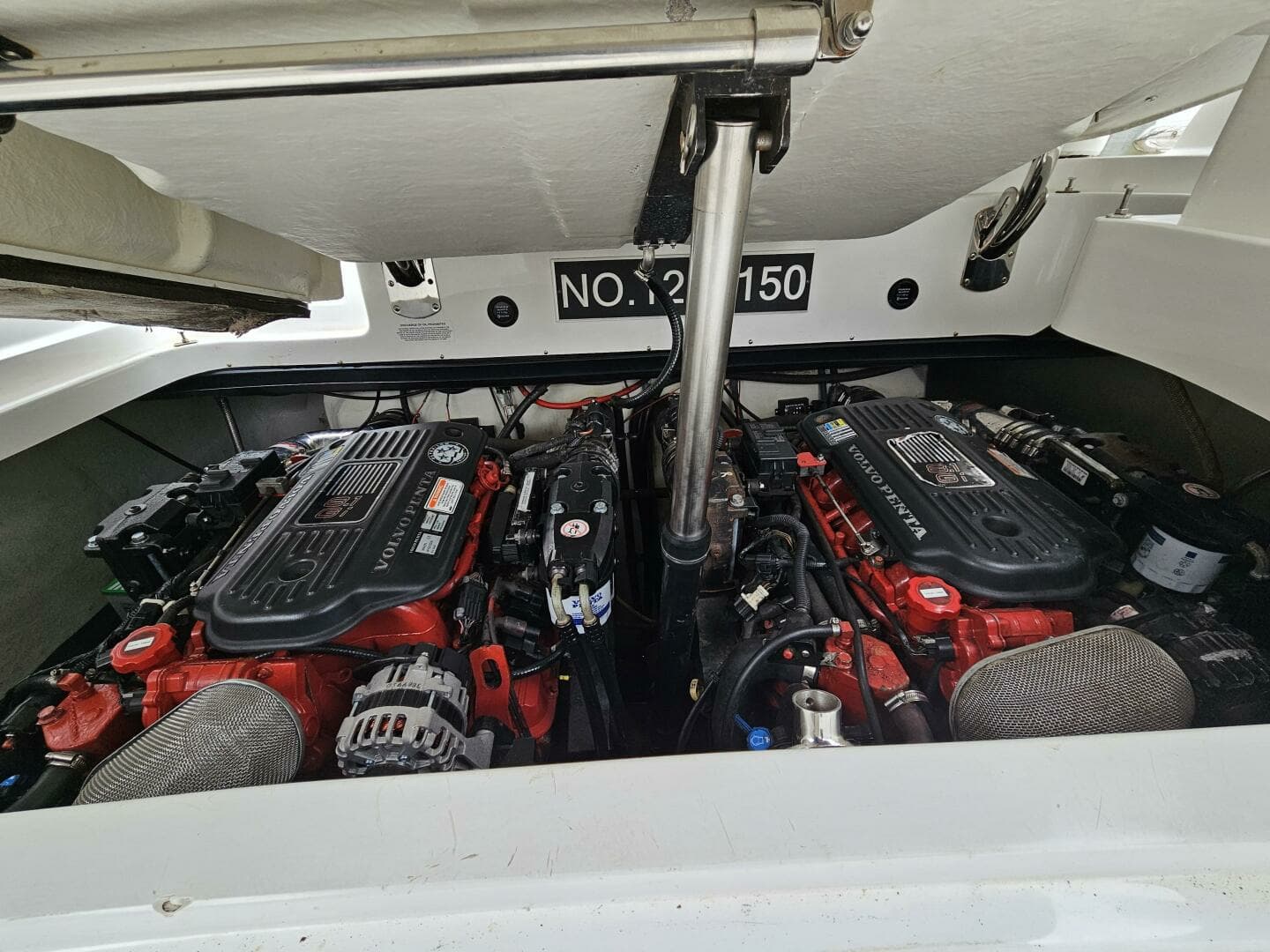 2007 Cobalt 323 - Image 21