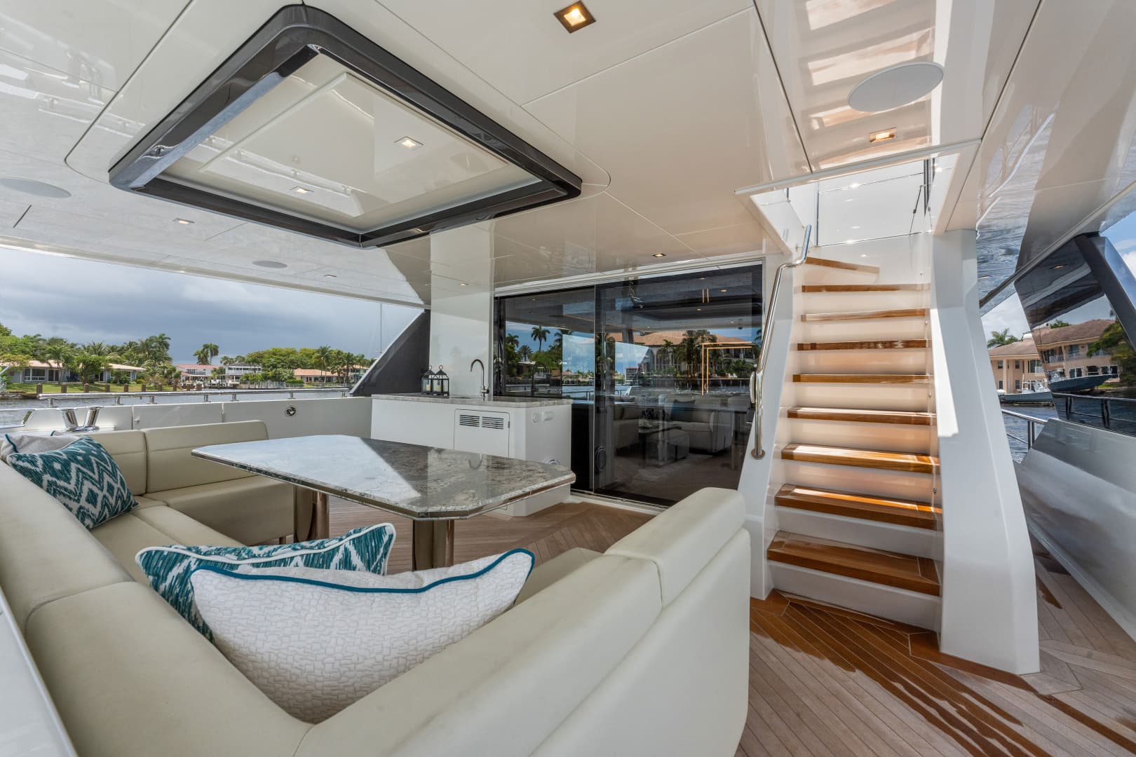 2023 Ocean Alexander 27R - Image 39