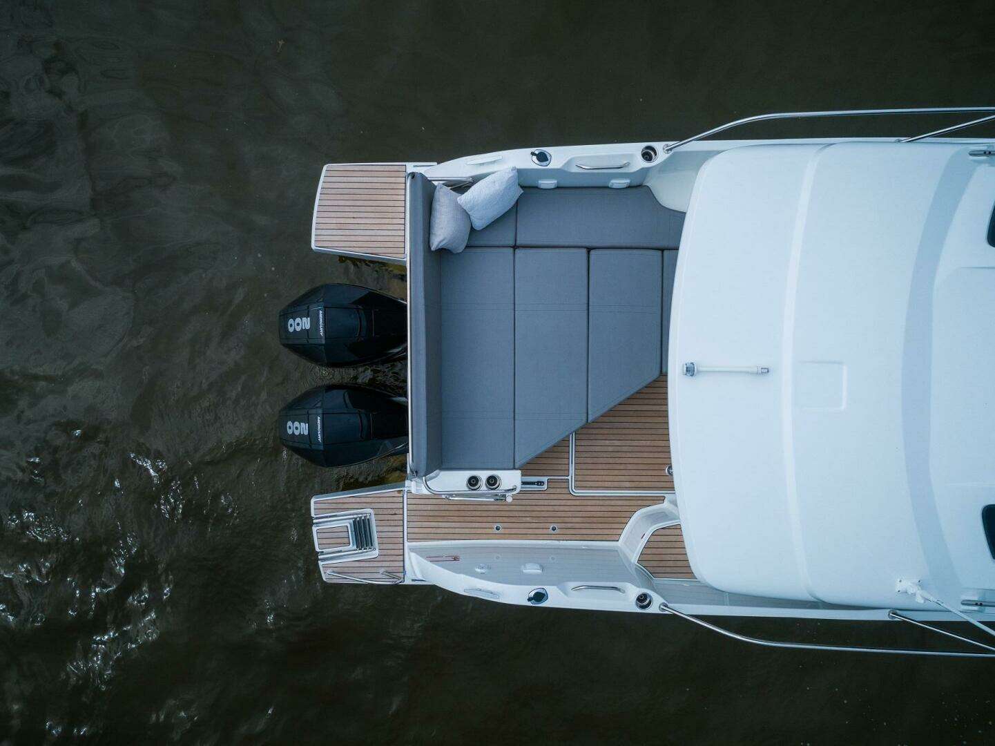 2026 Beneteau Antares 9 - Image 5