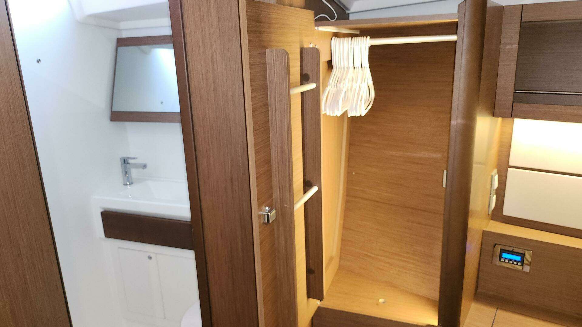 2020 Beneteau Oceanis 46.1 - Image 14