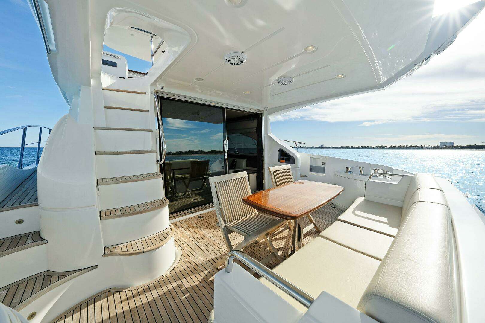 2017 Azimut 60 Flybridge - Image 3