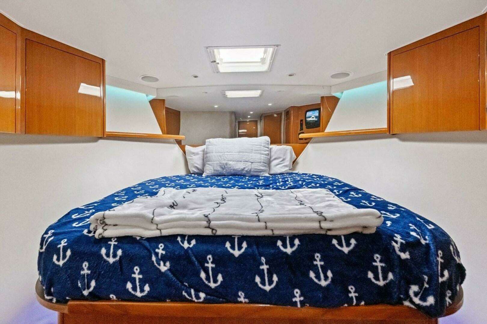 2001 Viking Sportfish - Image 35