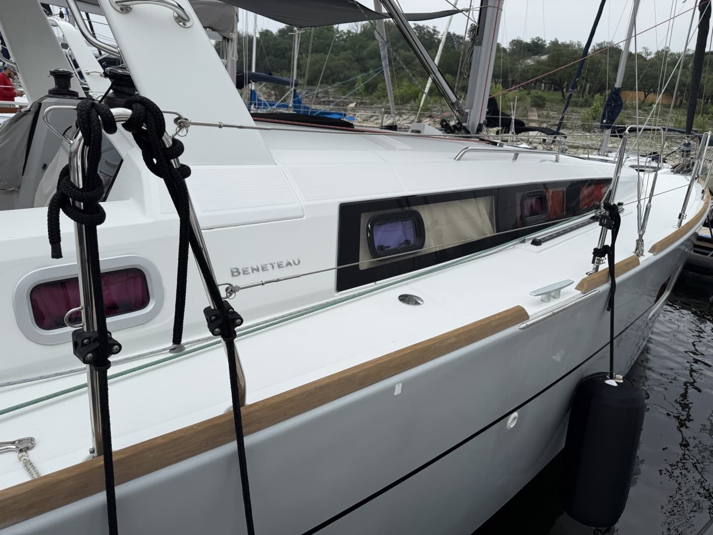 2016 Beneteau Oceanis - Image 12