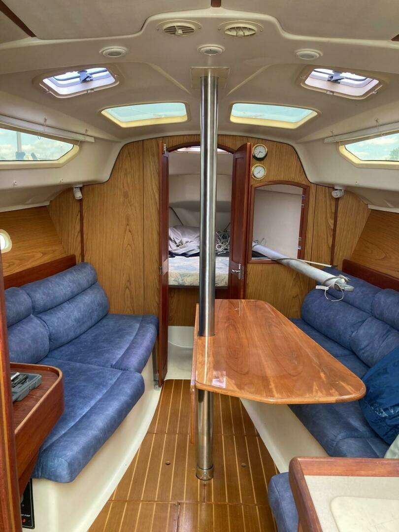 2000 Hunter 320 - Image 10