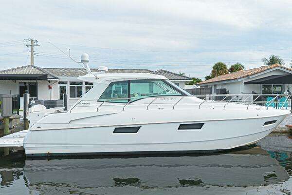 2012 Cruisers Yachts 48 Cantius - Image 1