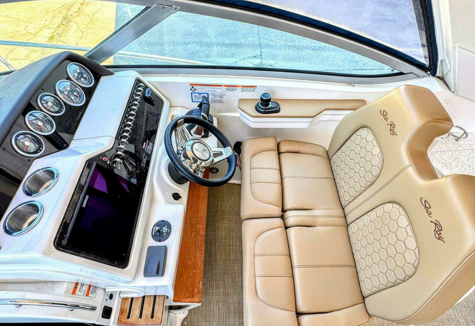2019 Sea Ray 350 Sundancer - Image 9