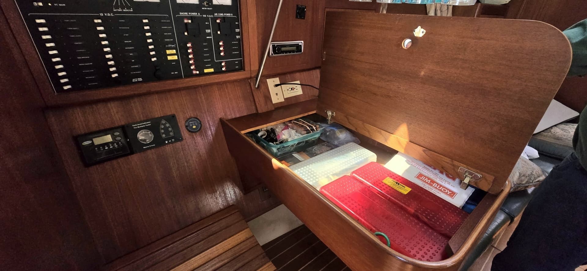 1998 Hunter 410 - Image 33