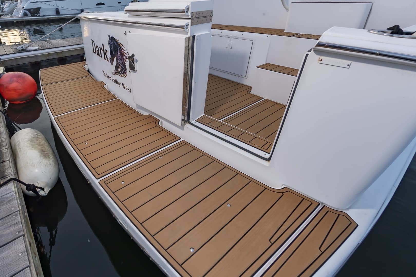 2000 Viking Cockpit Sport Yacht - Image 7