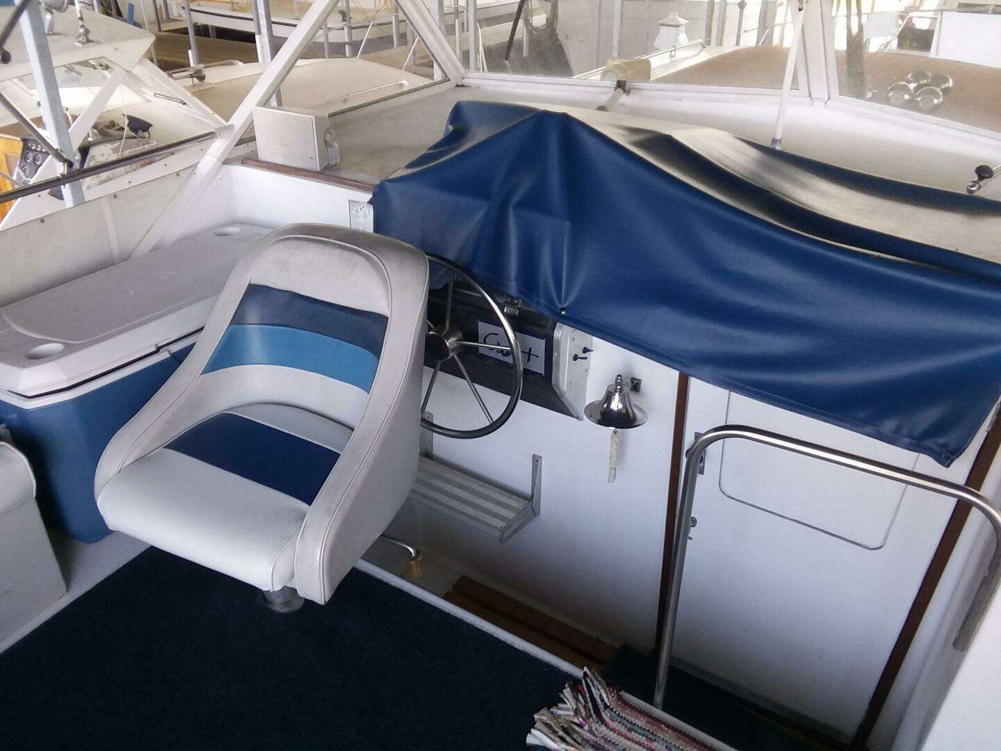 1979 Chris-Craft Catalina 350 - Image 21