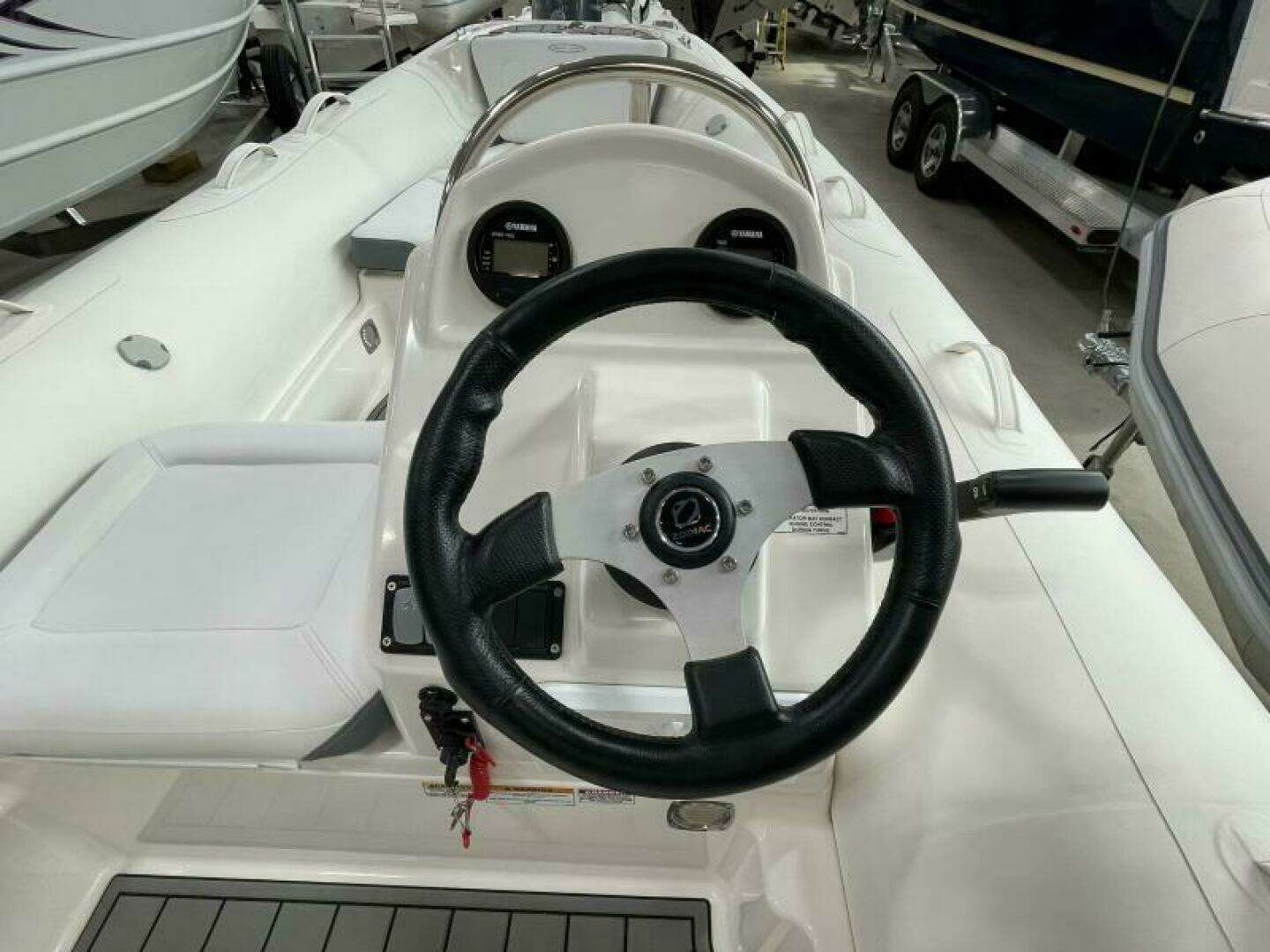 2023 Zodiac Yachtline 490 Deluxe NEO - Image 13