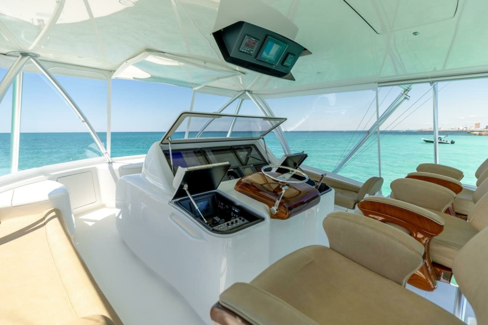 2015 Viking 62 Convertible - Image 25