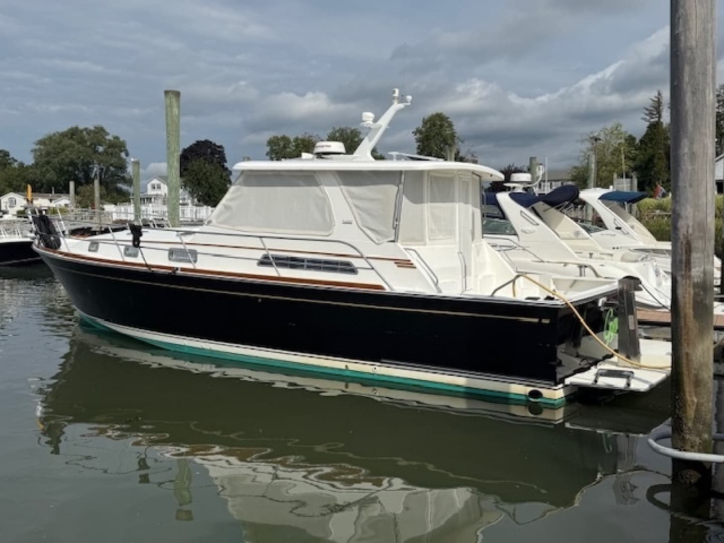 2005 Sabre 42 Express - Image 2