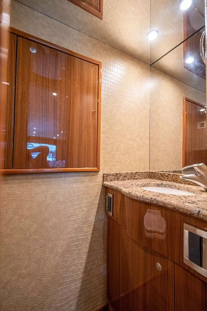 2007 Viking Enclosed Bridge - Image 22