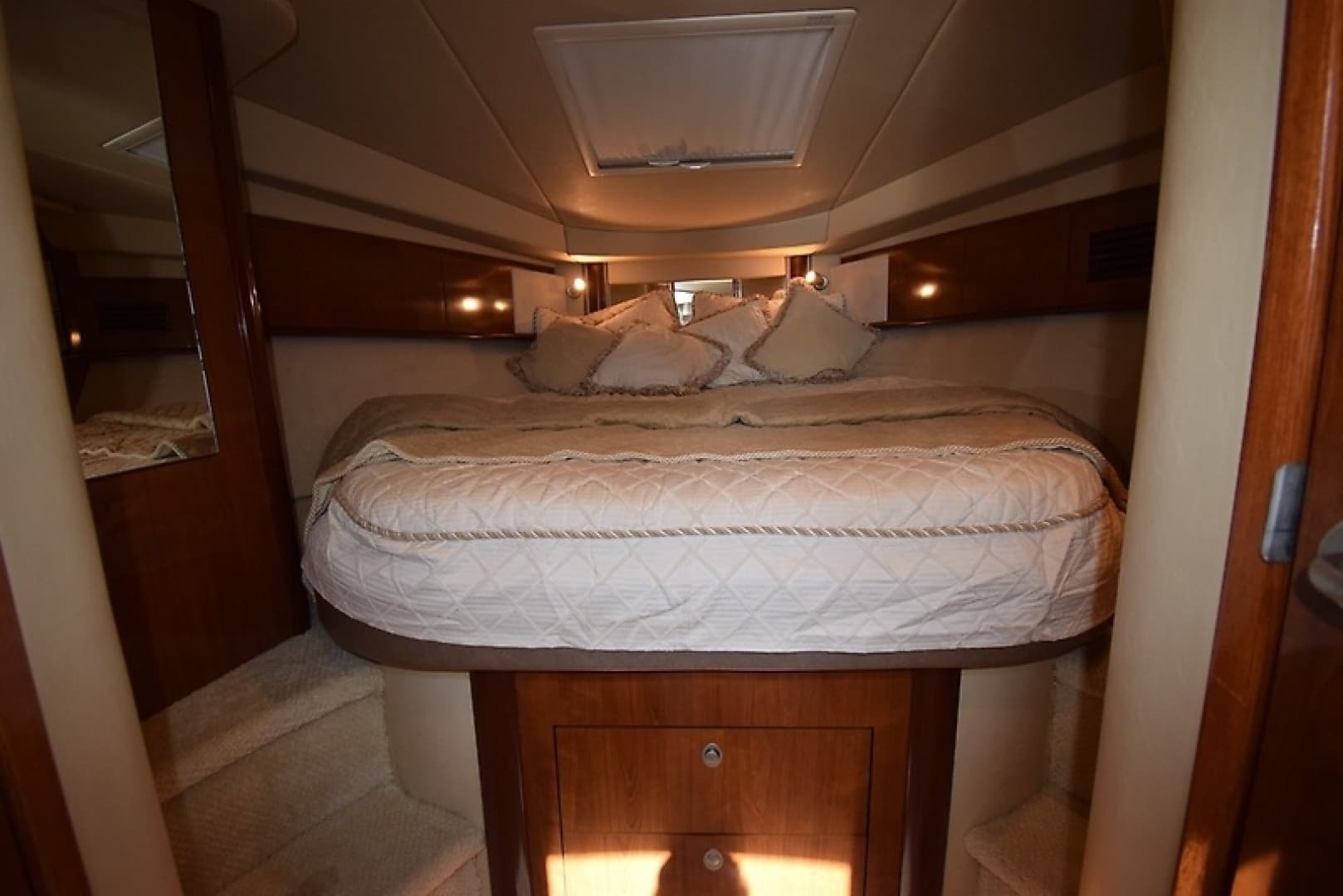 2004 Sea Ray 390 Sundancer - Image 30