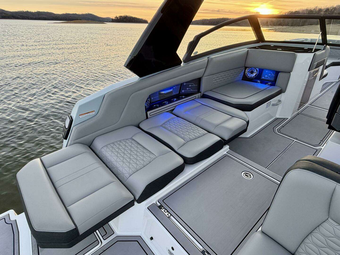 2023 Correct Craft Ingenity 23EL2 Electric Boat - Image 82