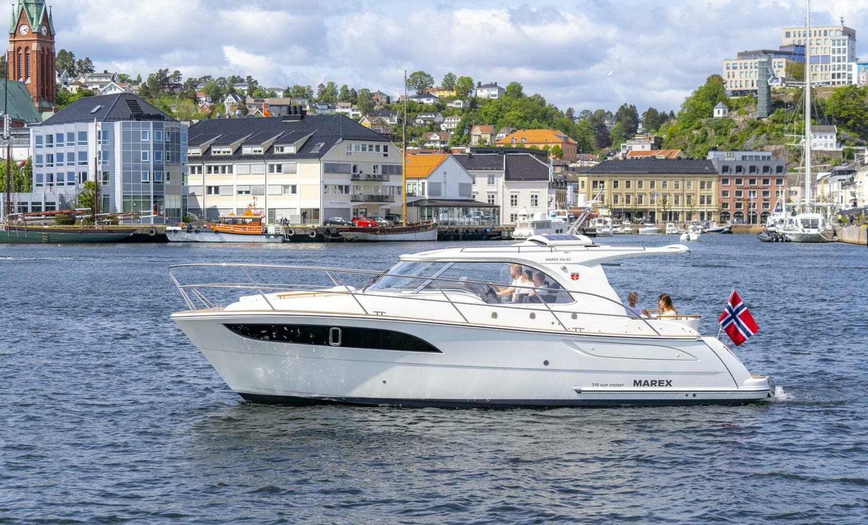 2026 Marex 310 Sun Cruiser - Image 3