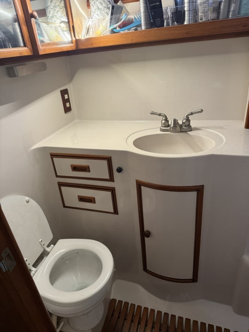 1988 President 35 Double Cabin - Image 34