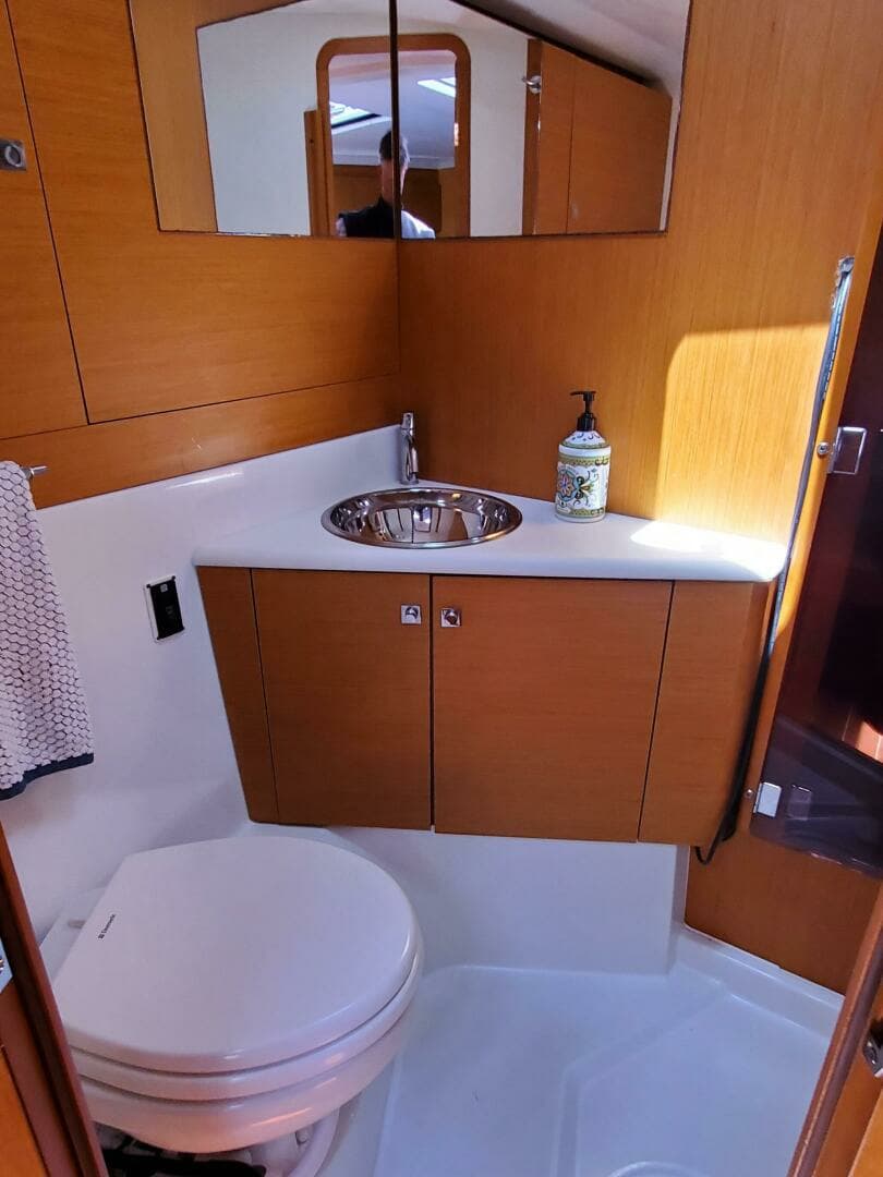 2012 Jeanneau 53 - Image 43