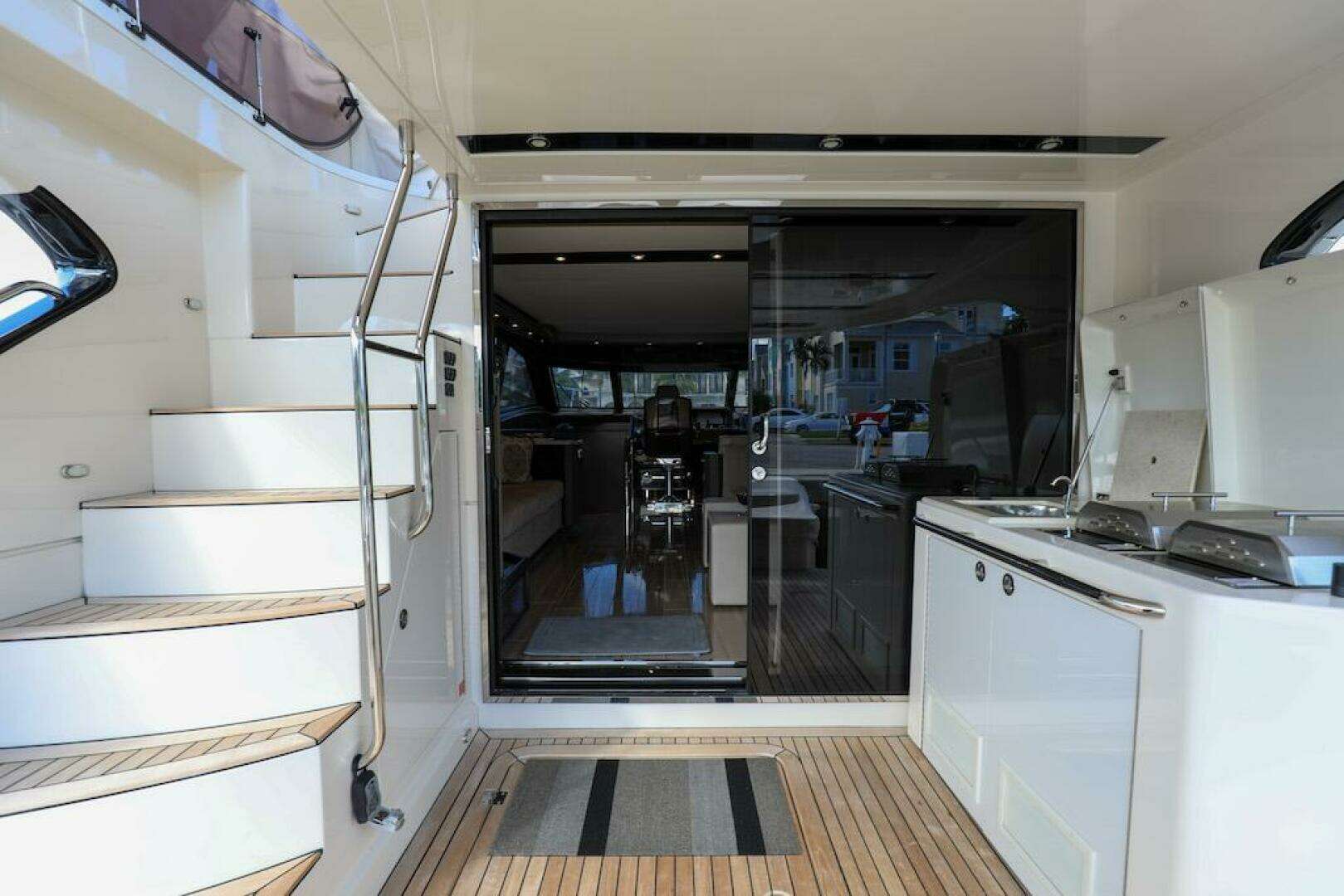 2016 Marquis 660 Sport Yacht - Image 11
