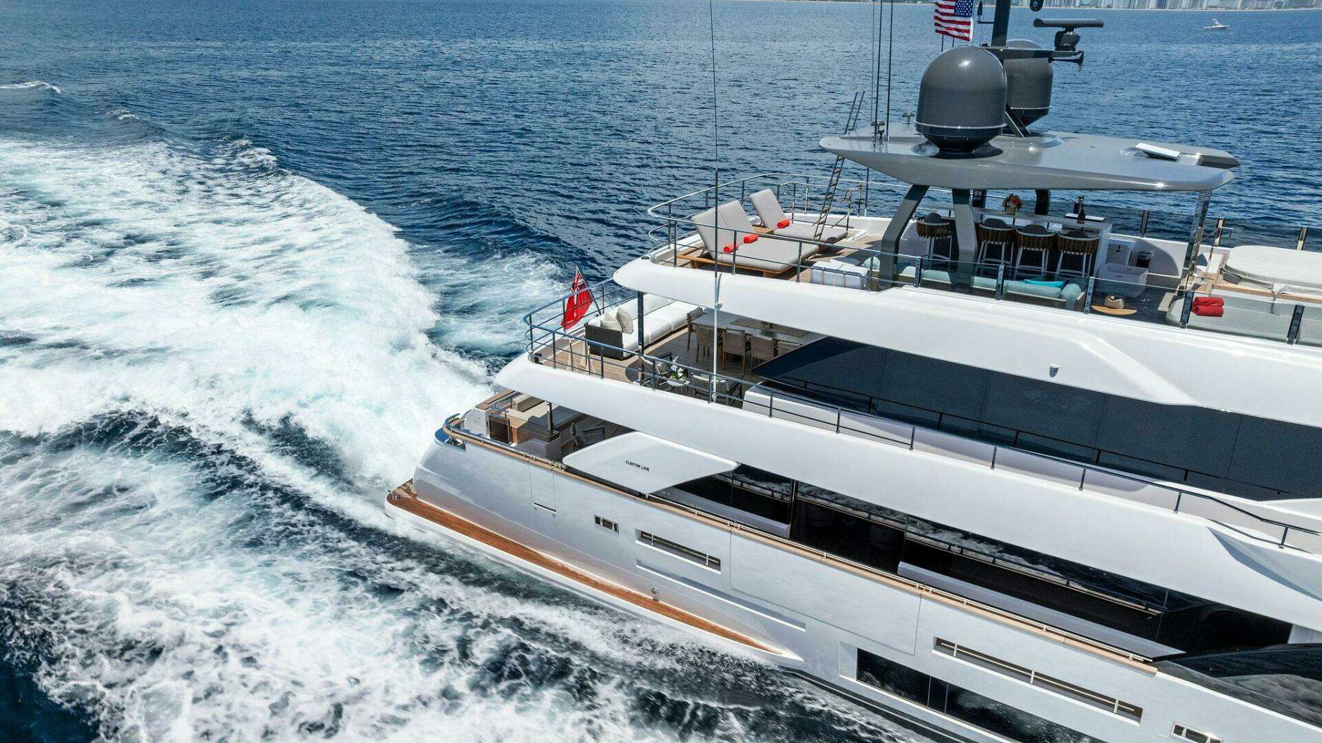 2024 Custom Line Navetta 33 - Image 4