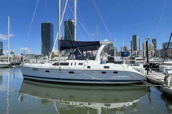 1999 Hunter Passage 450 - Image 1