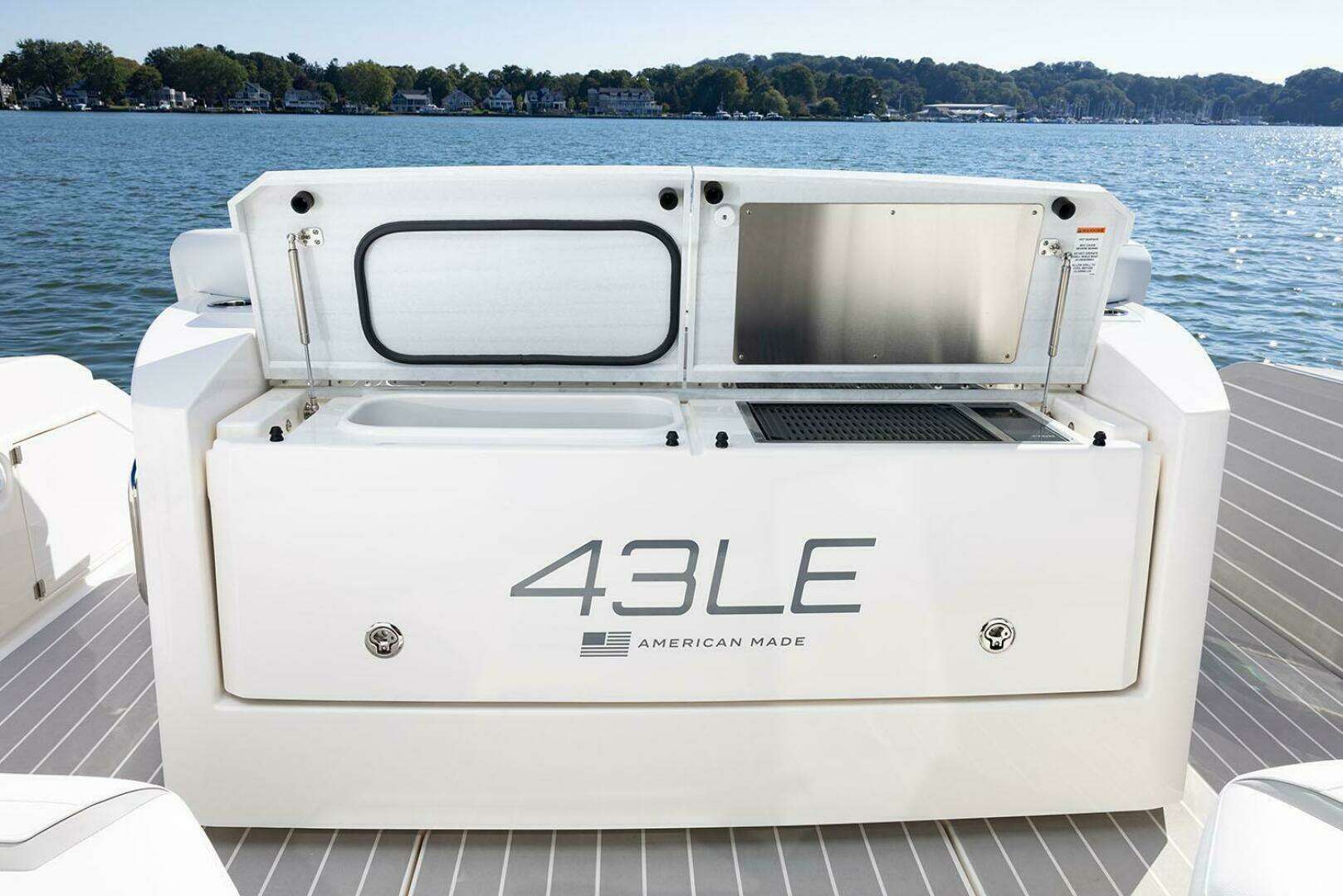 2026 Tiara Yachts 43 LE - Image 10