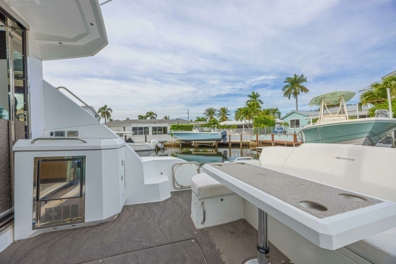 2012 Cruisers Yachts 48 Cantius - Image 15