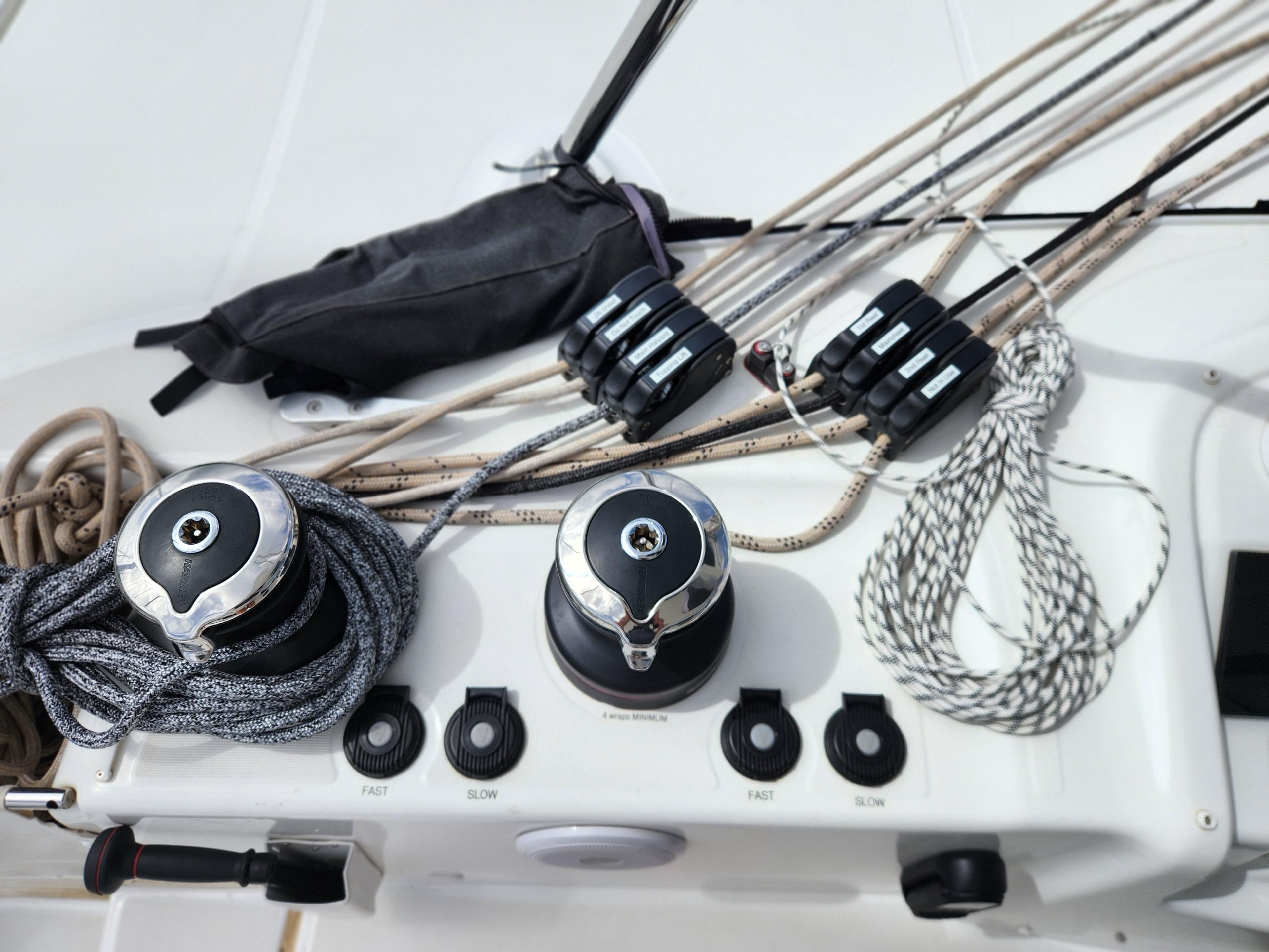 Lagoon 46 2024: Sailing controls with ropes and winches.