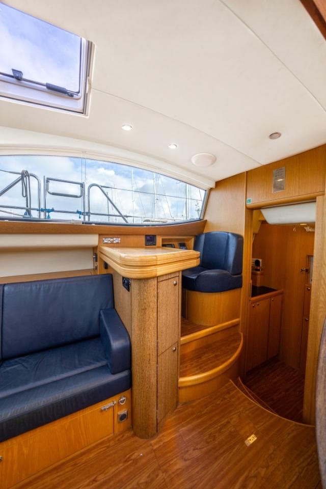2014 Discovery 57 - 52