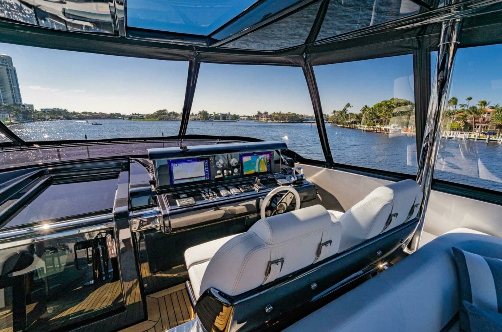 2019 Riva — - Image 23