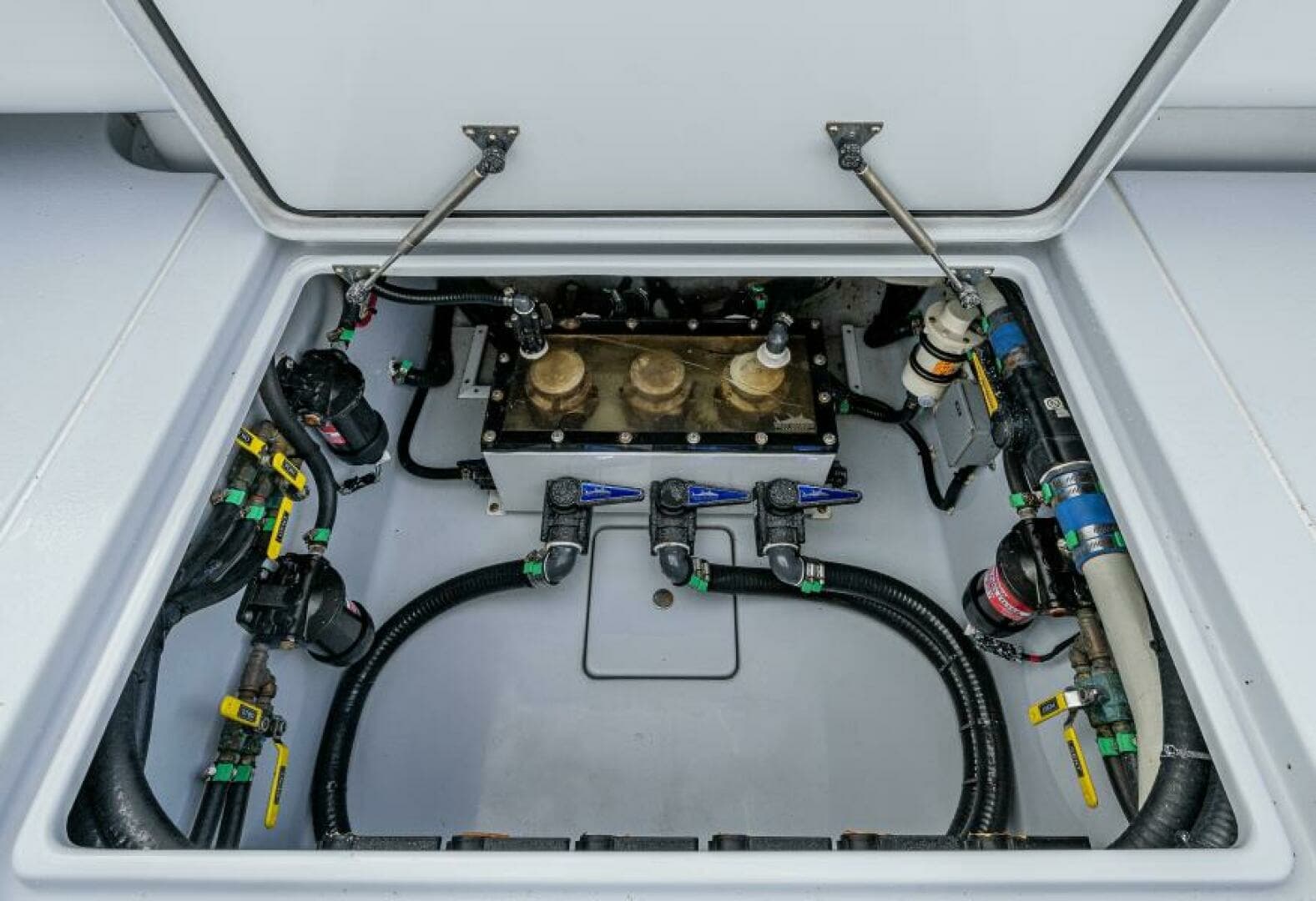 2024 Contender 44 ST - Image 19