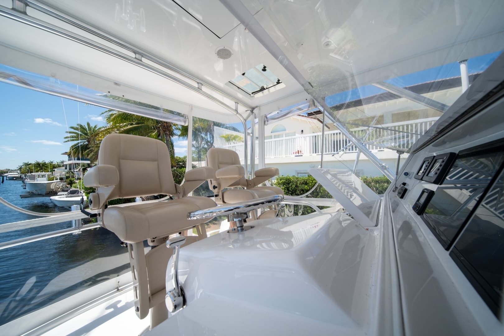 2017 Hatteras 54 GT - Image 12