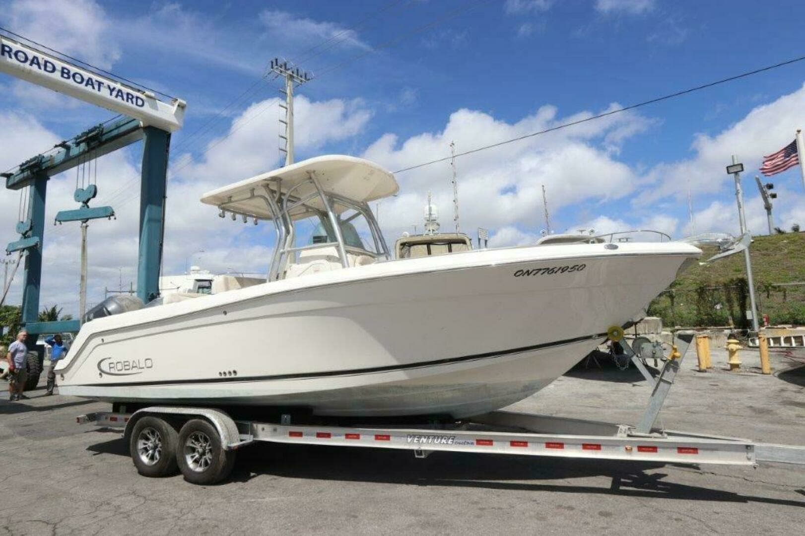2017 Robalo R260 Center Console - Image 3