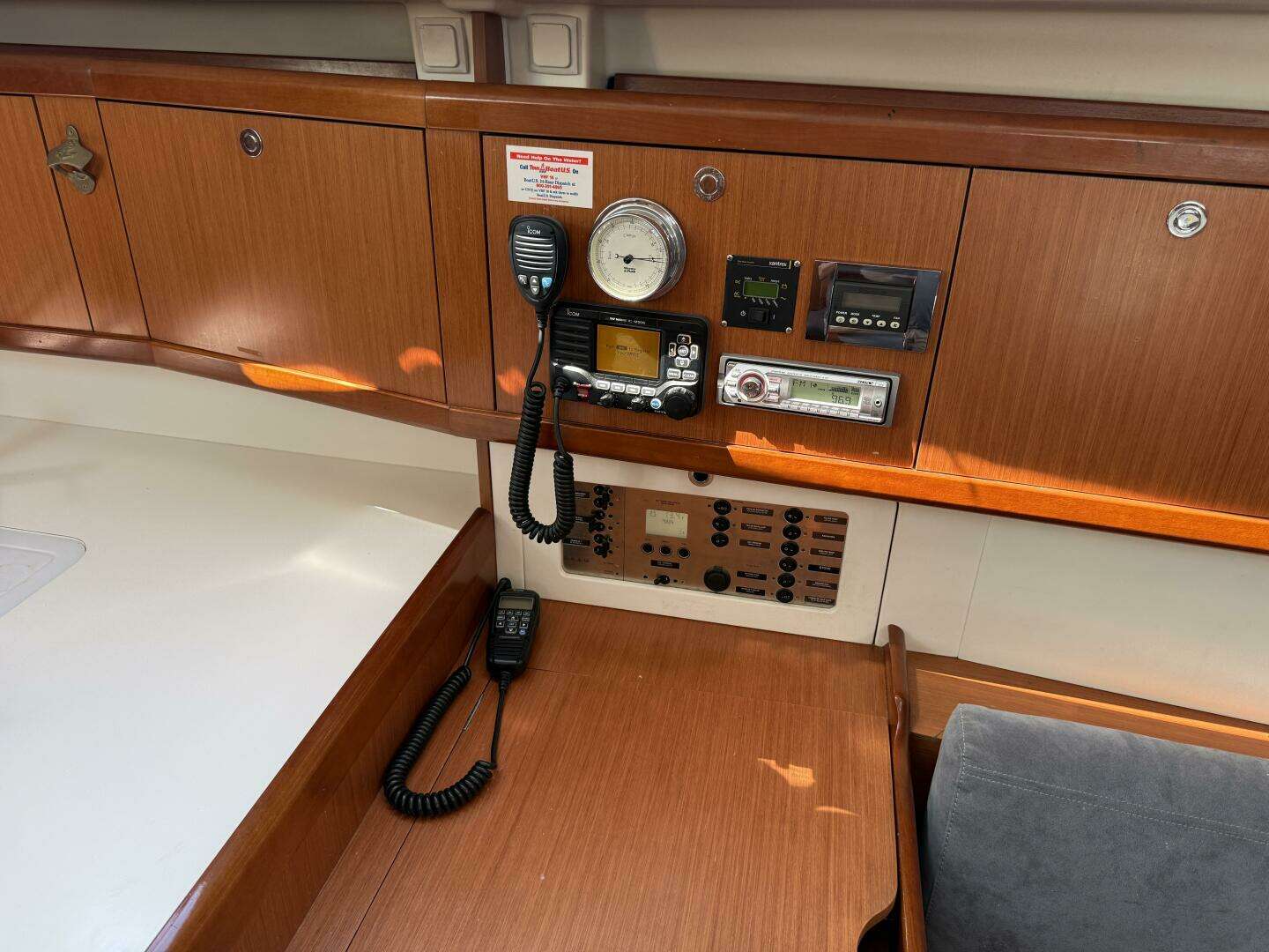 2010 Beneteau Oceanis 43 - Image 47