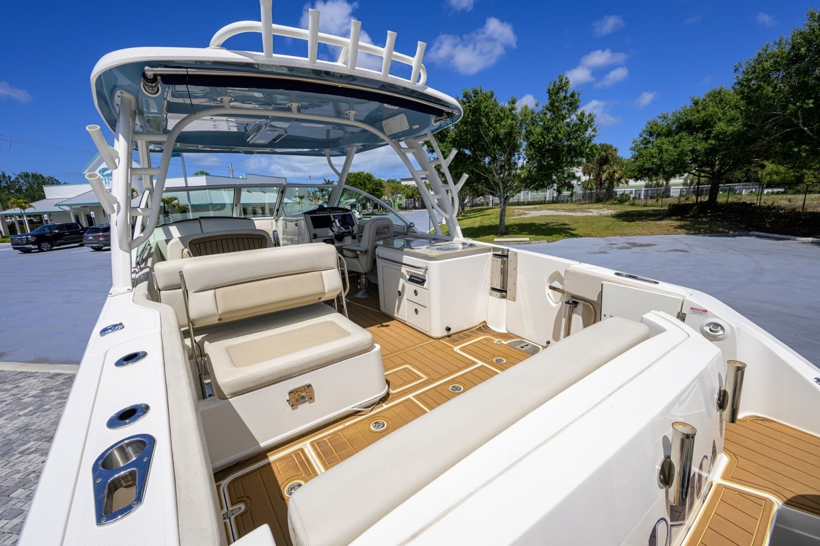 2023 Boston Whaler Vantage - Image 19