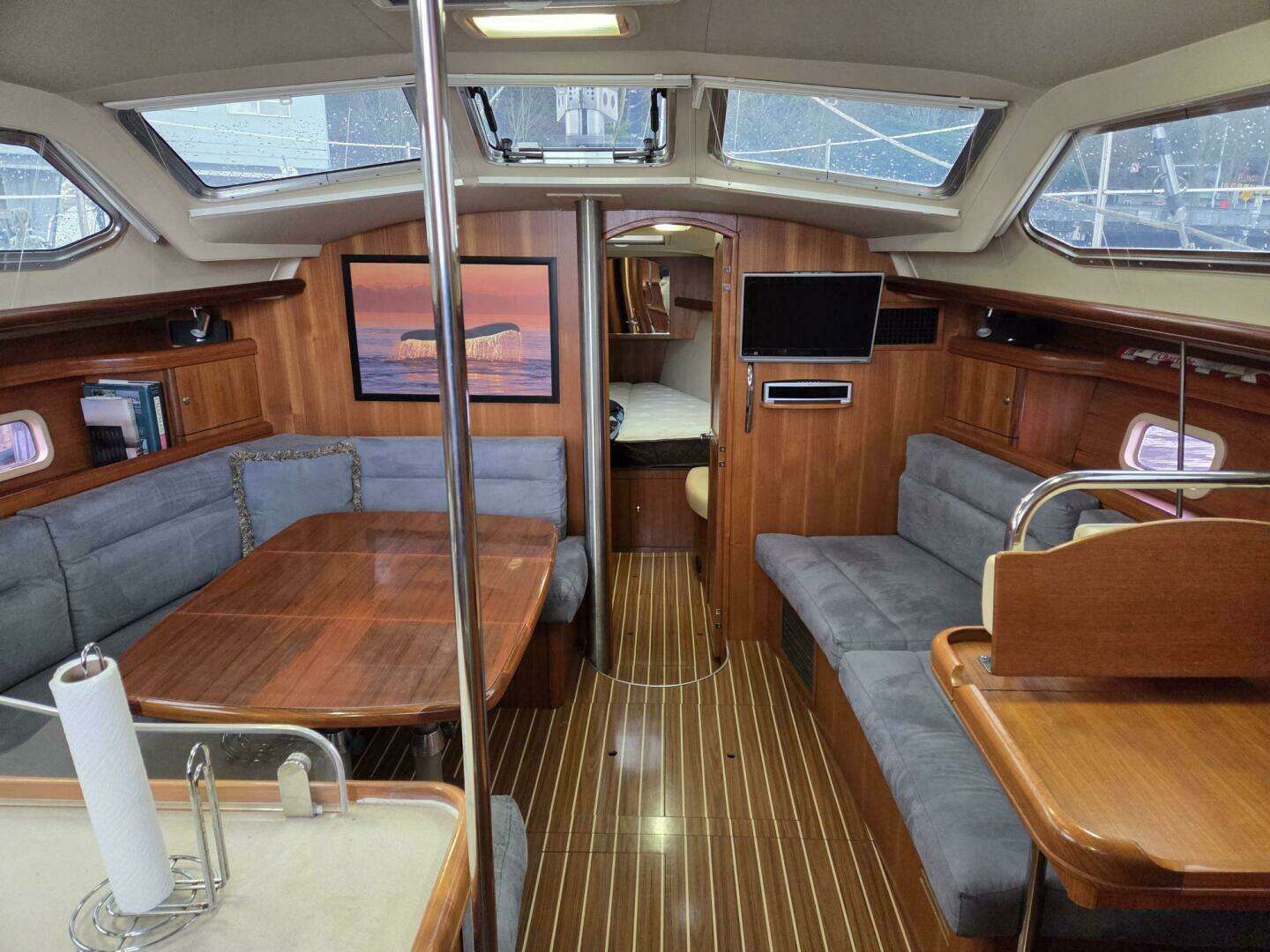 2007 Hunter 44 Deck Saloon - Image 2