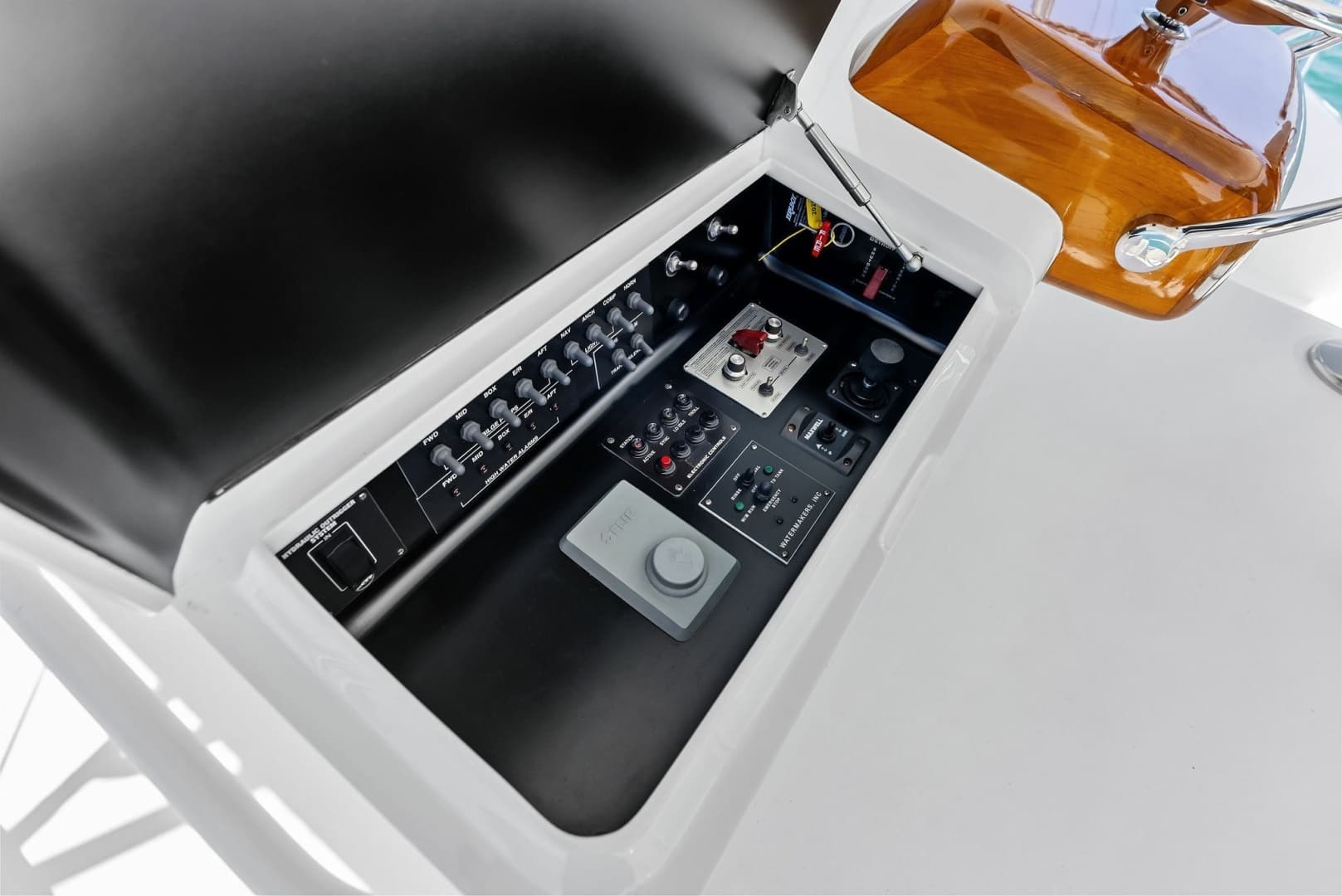 2017 Weaver Custom Sportfish - Image 33