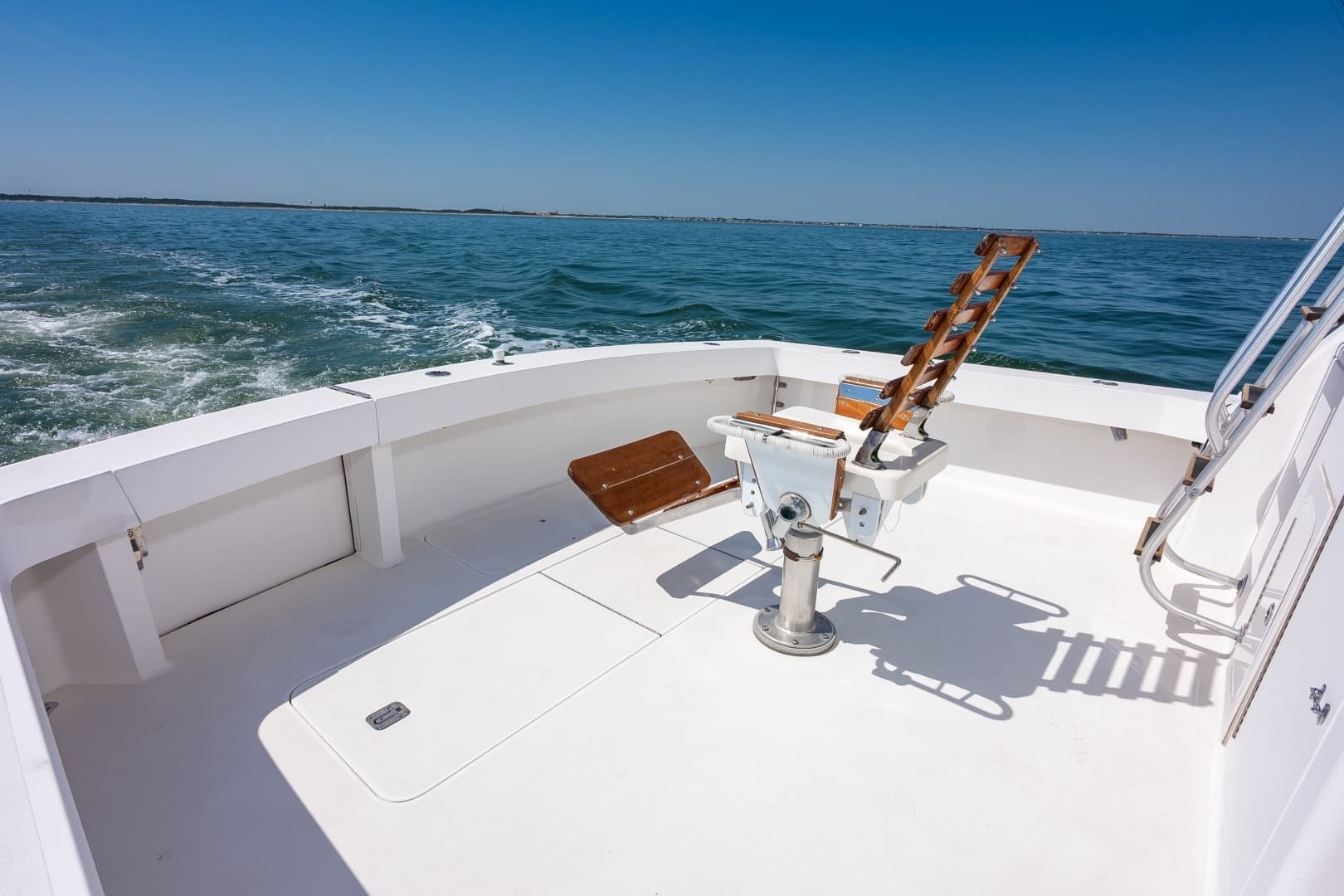 1998 Viking 47 Convertible - Image 16