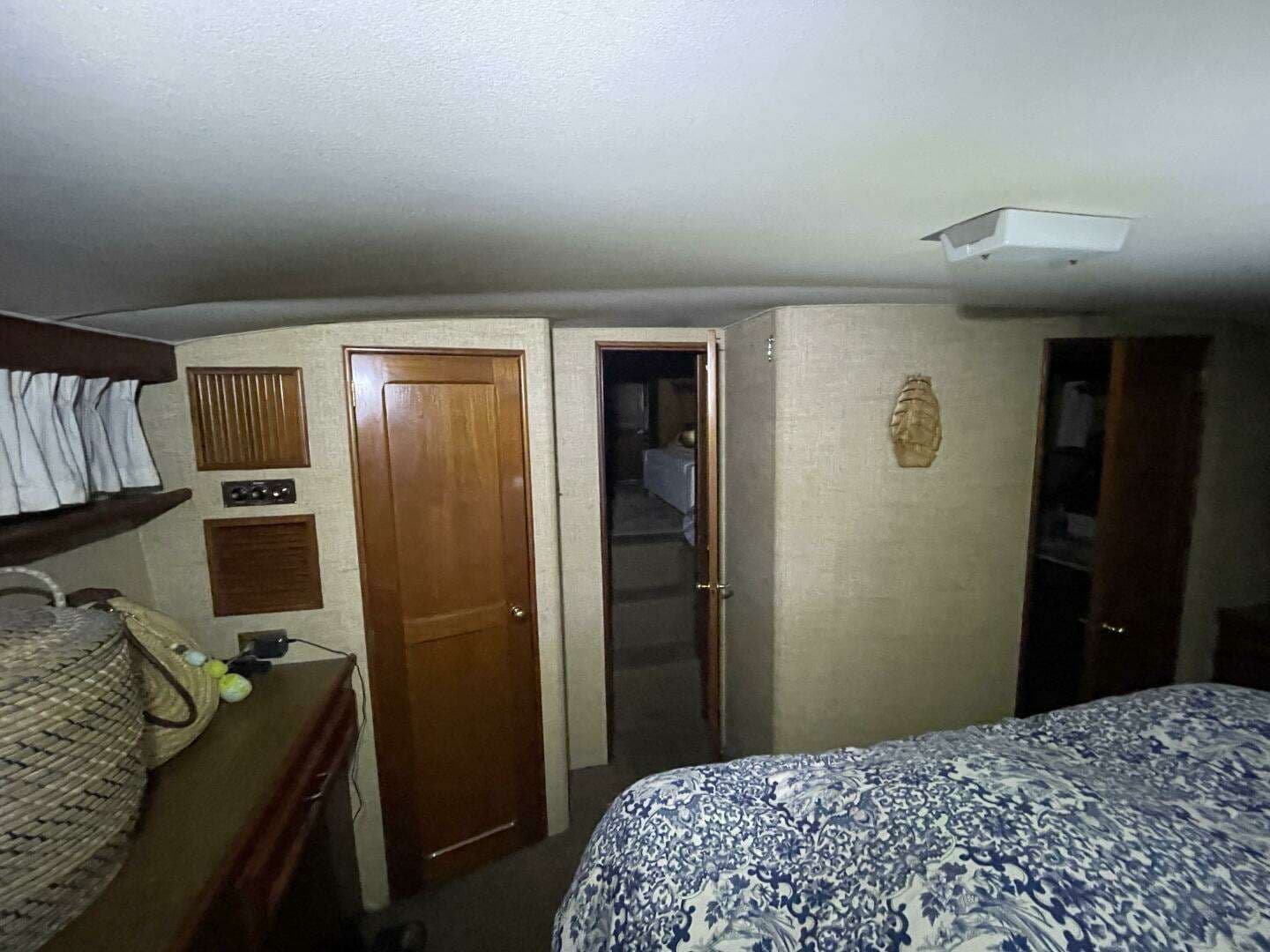 1986 Egg Harbor 40 Motor Yacht - Image 50