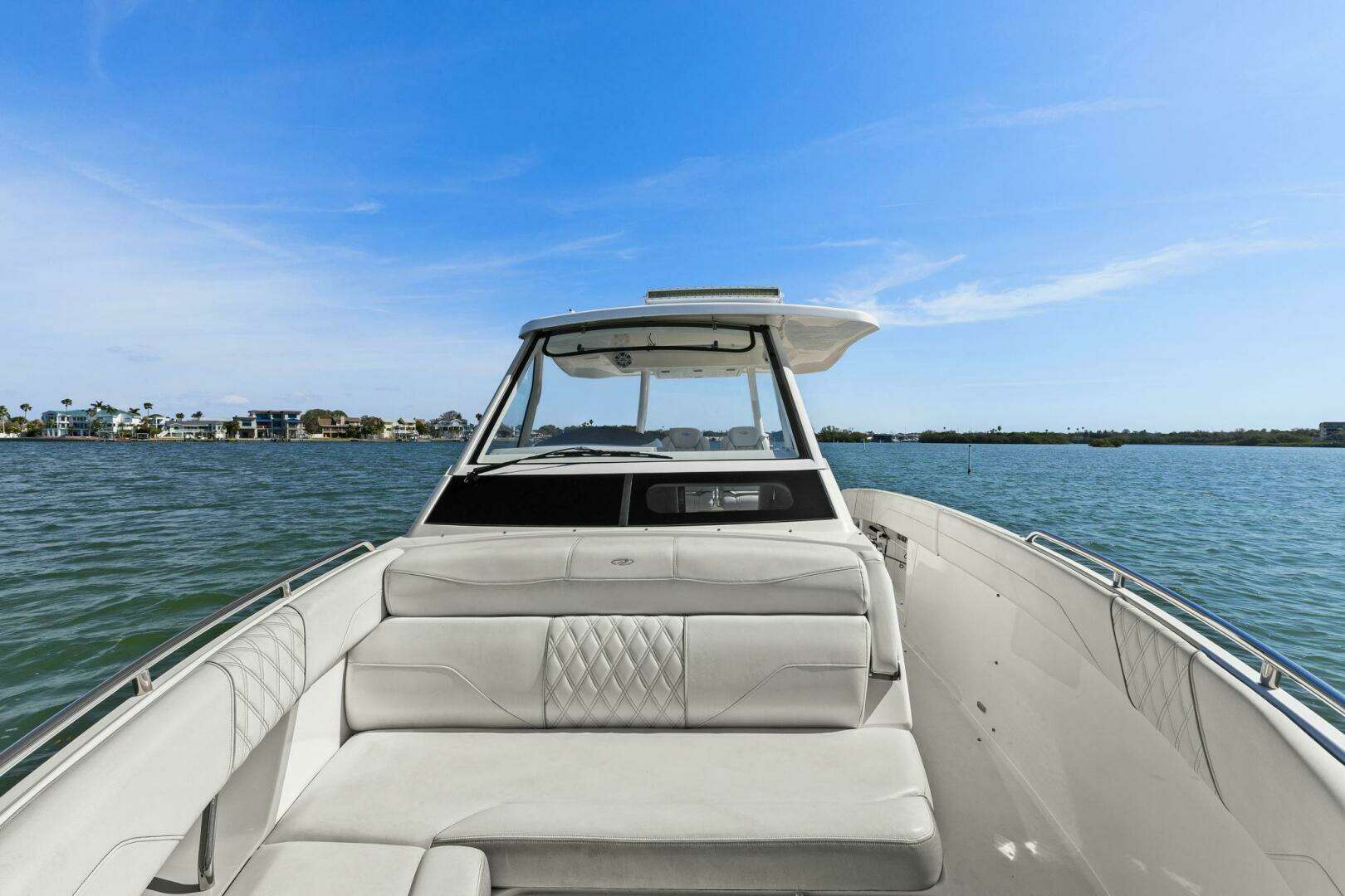 2020 Regal 33 SAV - Image 29