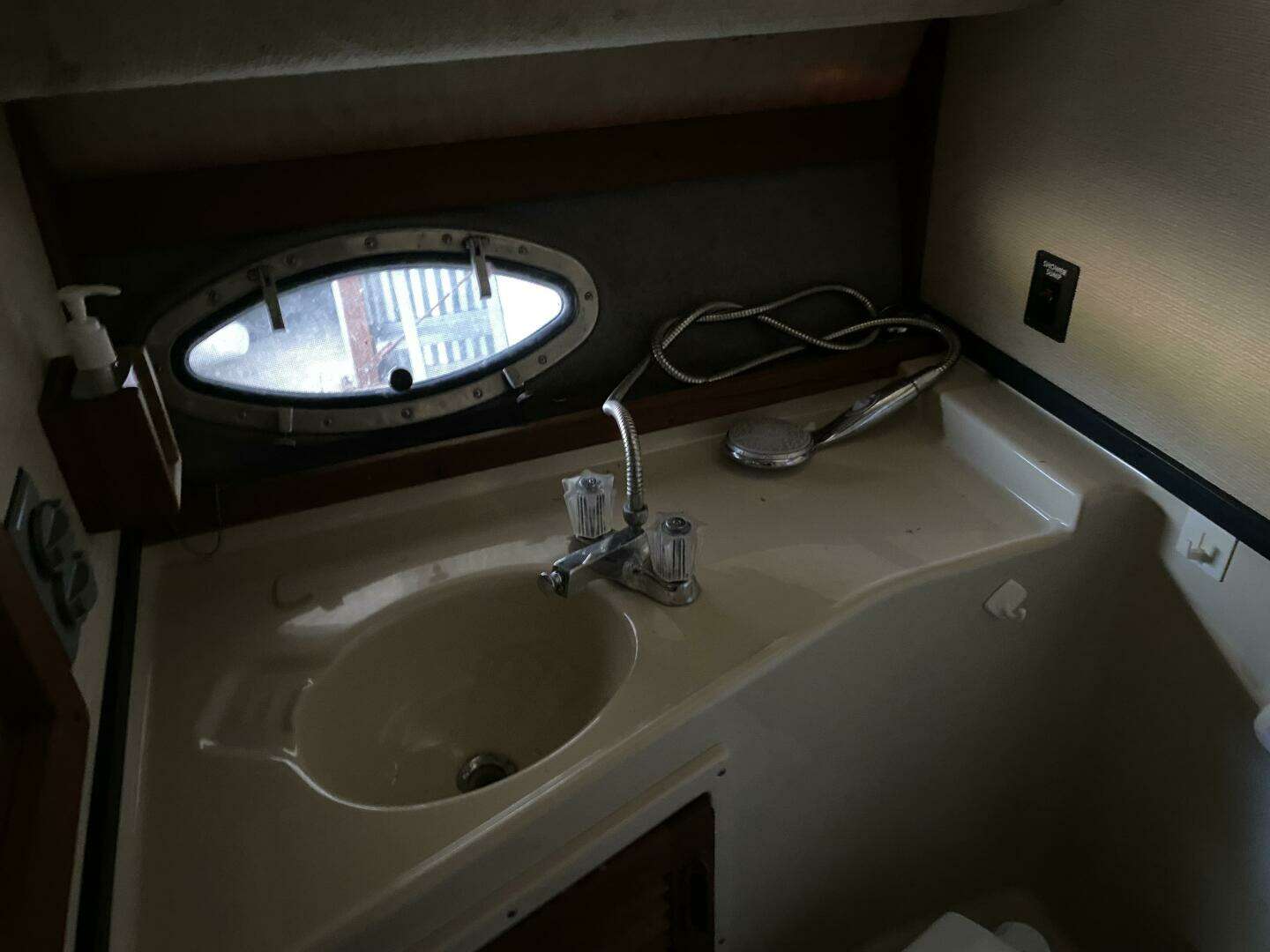 1985 Tiara Sport 2600 Continental - Image 48