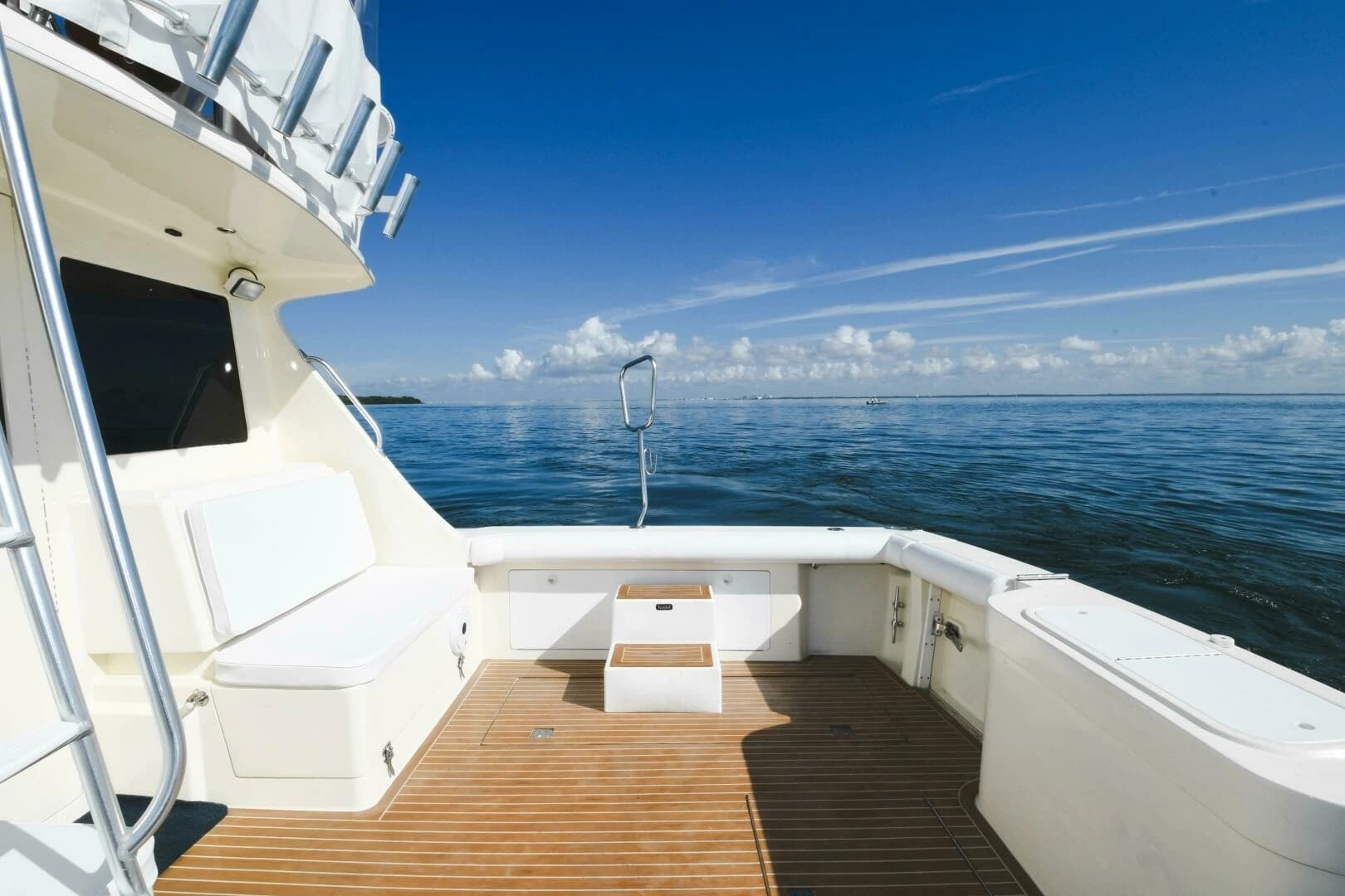 2001 Cabo 35 Flybridge - Image 26
