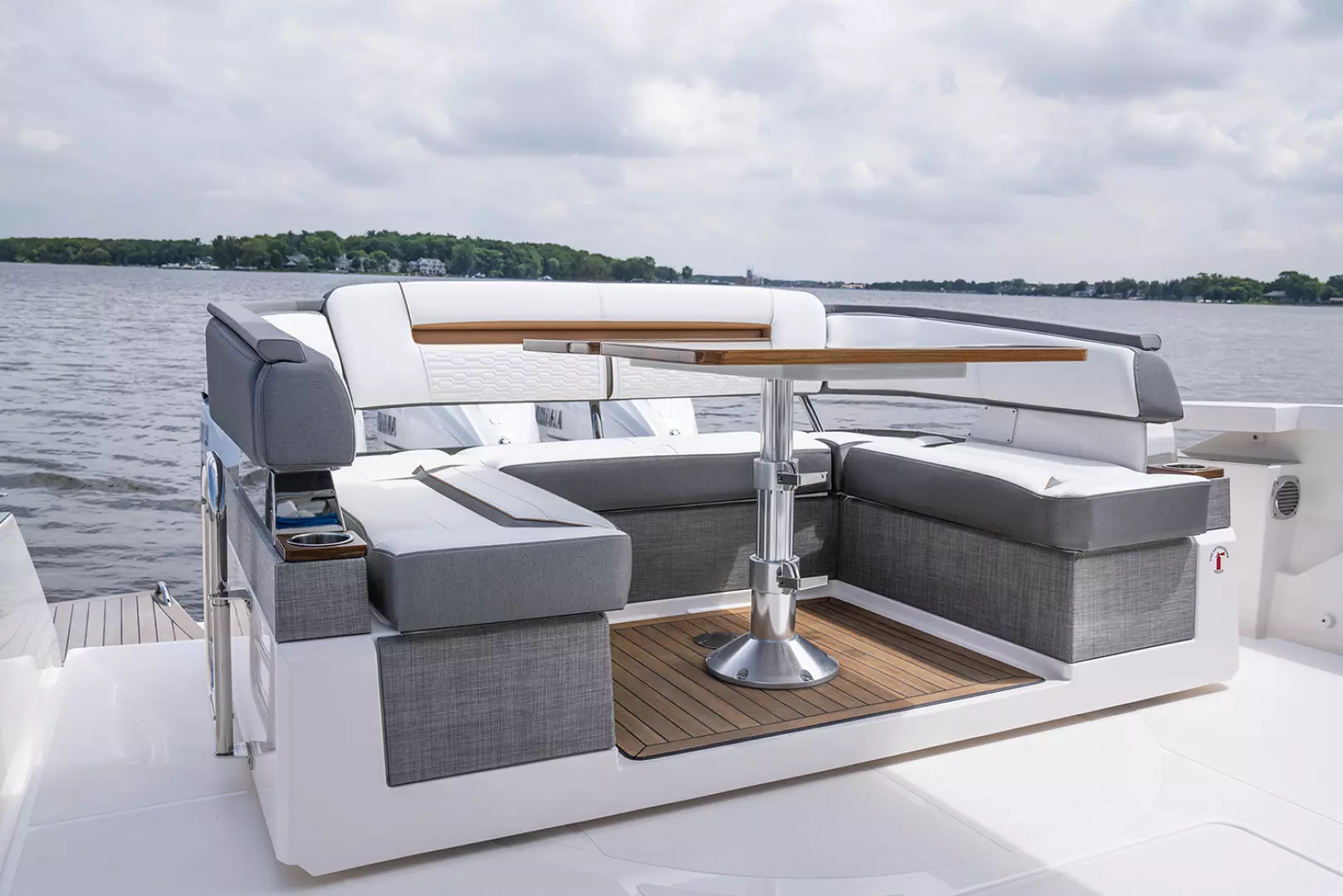2021 Tiara Yachts 43LS - Image 19