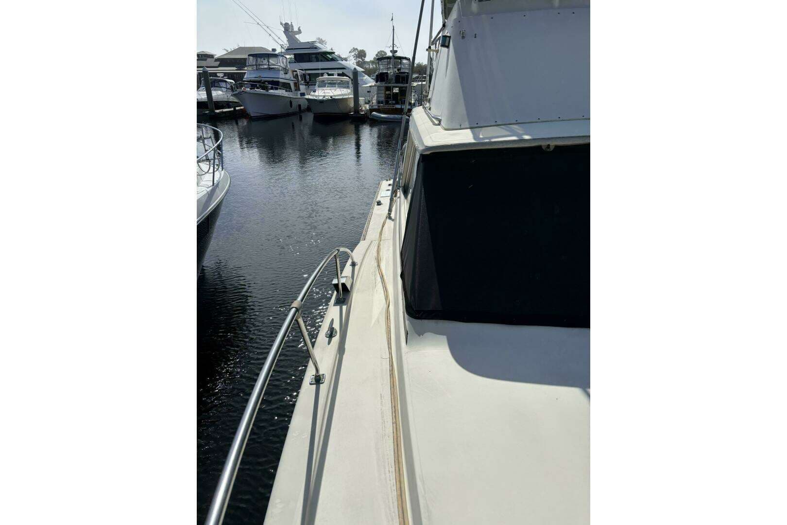 1969 Chris-Craft 35 Commander - Image 6