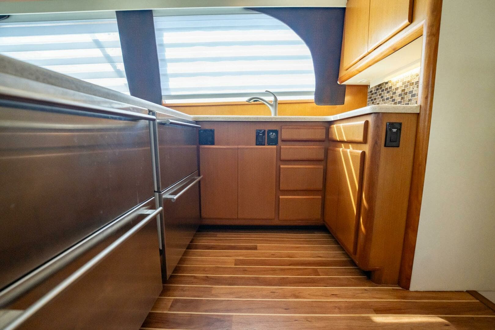 2000 Viking Conv Sport Fisher - Image 20