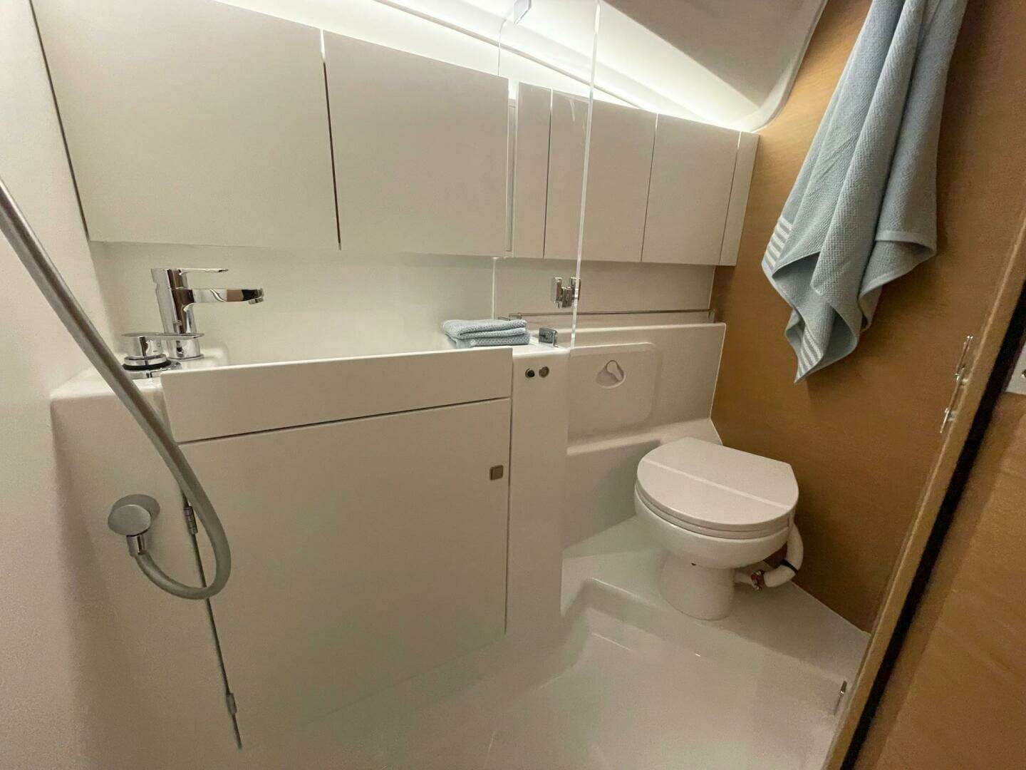 2027 Jeanneau Sun Odyssey 415 - Image 58