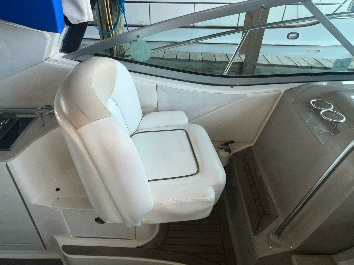 2008 Sea Ray 330 Sundancer - Image 28