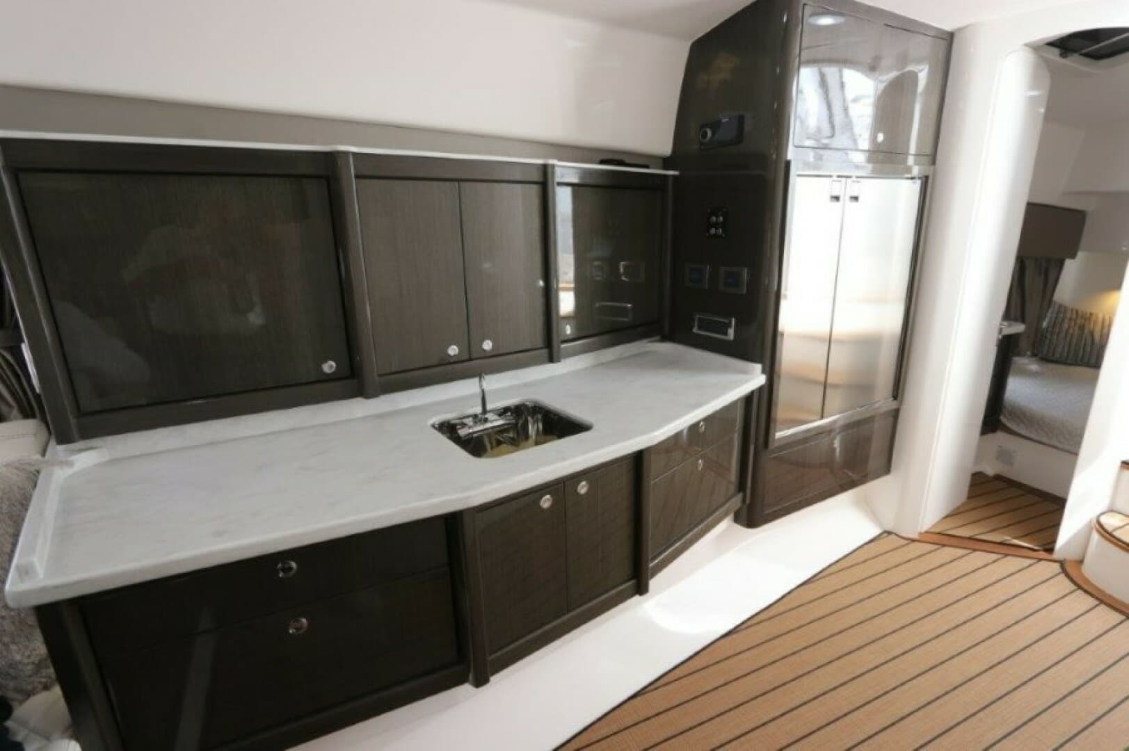 2019 Intrepid 475 Sport Yacht - Image 37